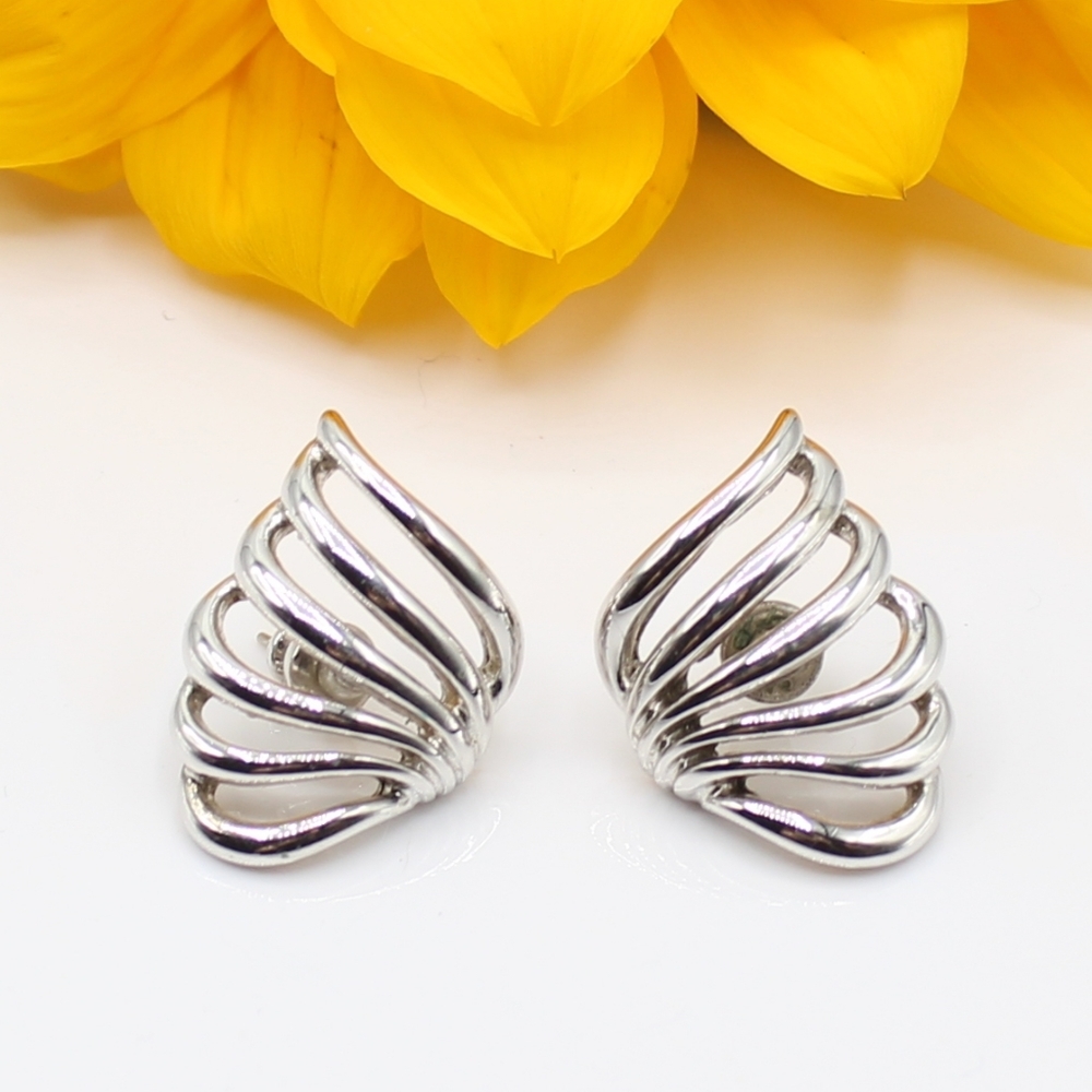 Vintage Monet wing earrings - Picture 3 of 5